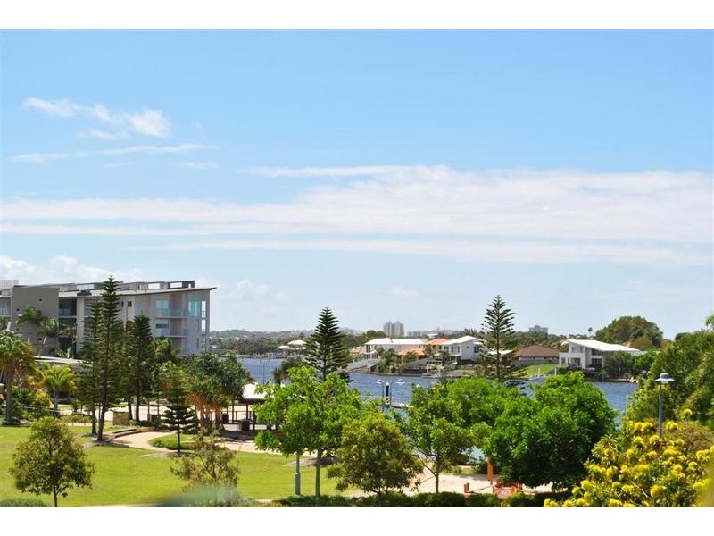 15/ 1 Grenada Way, Kawana Island QLD 4575