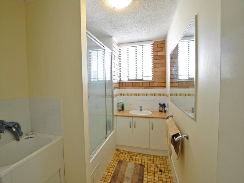 5/ 33 Kennedy Parade, Golden Beach QLD 4551