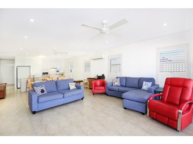 1&2/ 8 Leonie Court, Pelican Waters QLD 4551