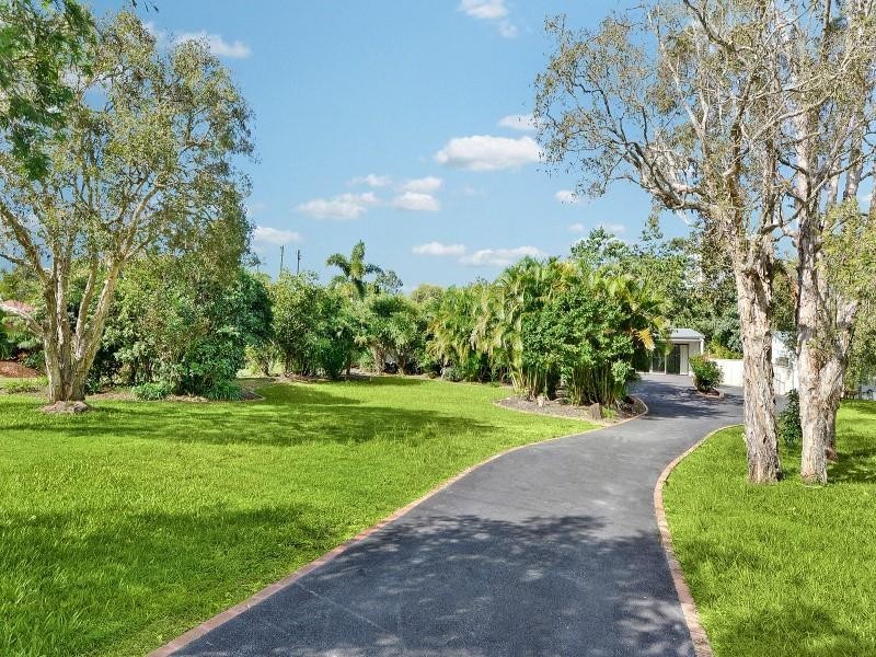 9 Lexington Drive, Little Mountain QLD 4551