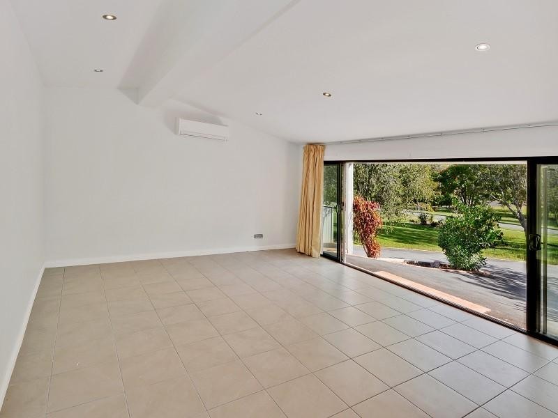 9 Lexington Drive, Little Mountain QLD 4551