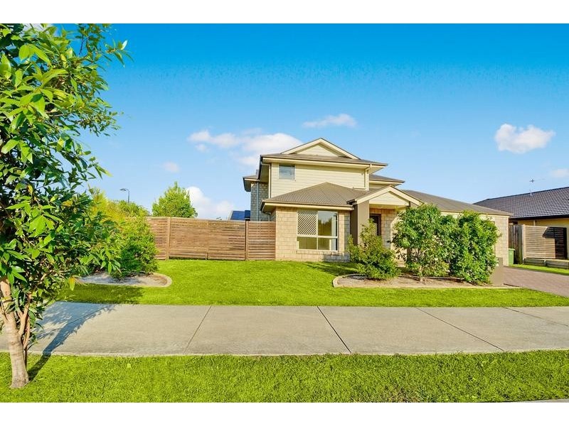 1 & 2/ 46 Liekefett Way, Little Mountain QLD 4551