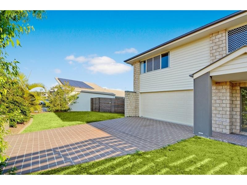 1 & 2/ 46 Liekefett Way, Little Mountain QLD 4551