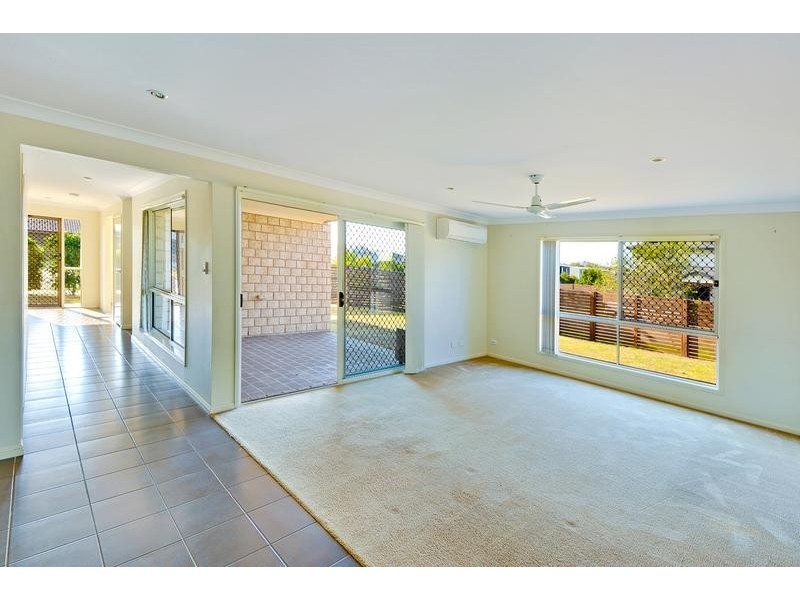 1 & 2/ 46 Liekefett Way, Little Mountain QLD 4551