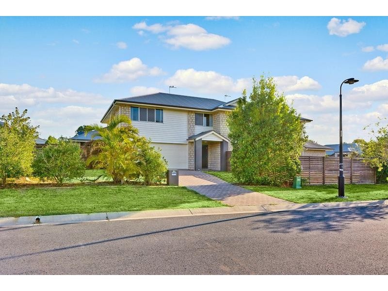 1 & 2/ 46 Liekefett Way, Little Mountain QLD 4551