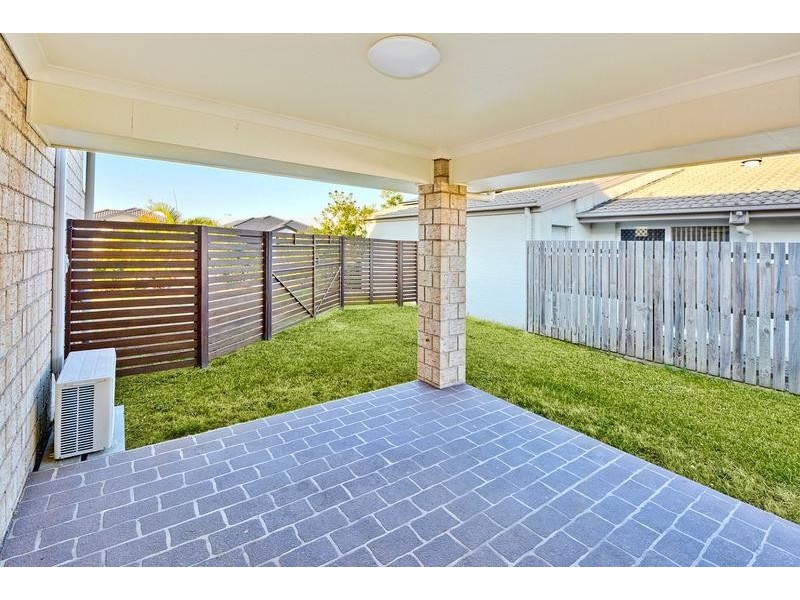 1 & 2/ 46 Liekefett Way, Little Mountain QLD 4551