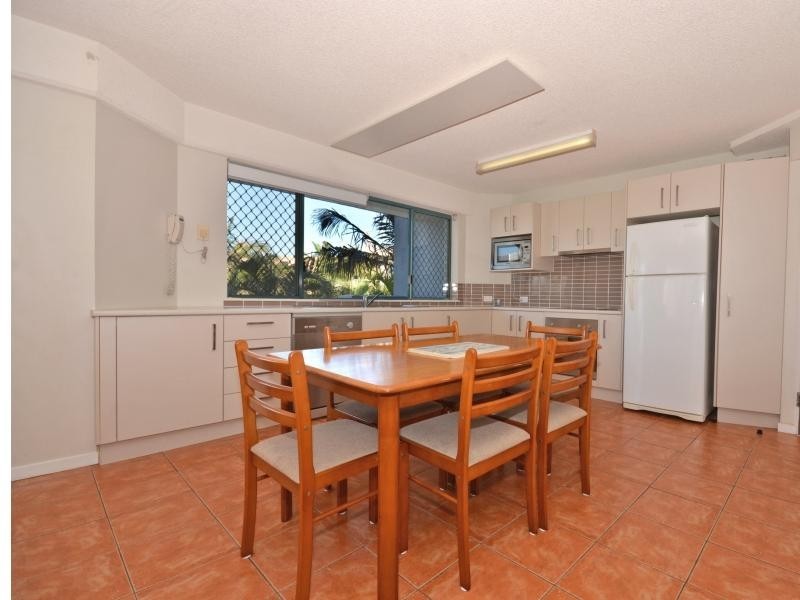 2/ 13 Orvieto Terrace, Kings Beach QLD 4551