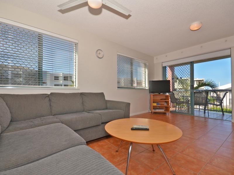 2/ 13 Orvieto Terrace, Kings Beach QLD 4551