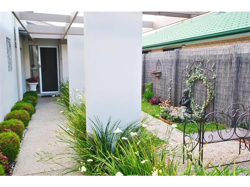 11 Lindesay Street, Caloundra West QLD 4551