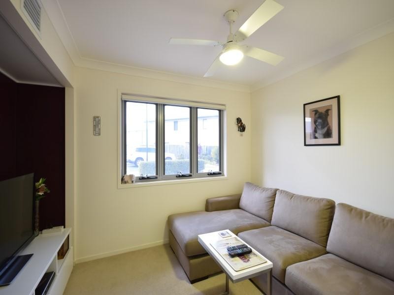 4/ 4 Lindesay Street, Caloundra West QLD 4551