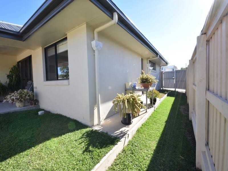 8/ 4 Lindesay Street, Caloundra West QLD 4551