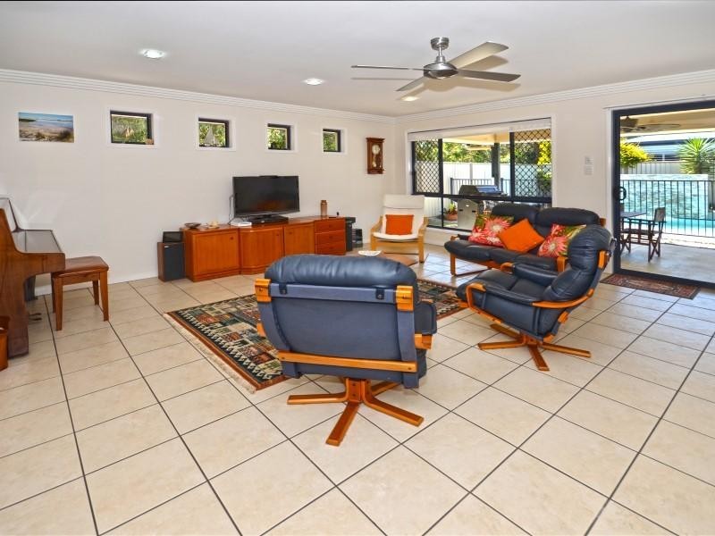 8 Lockyer Place, Pelican Waters QLD 4551