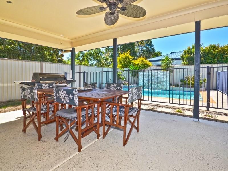 8 Lockyer Place, Pelican Waters QLD 4551