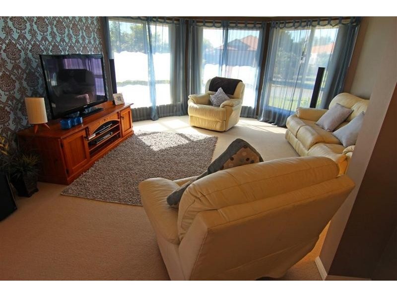 2 Lockyer Place, Pelican Waters QLD 4551