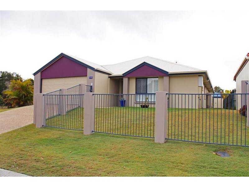 8 Lockyer Place, Pelican Waters QLD 4551