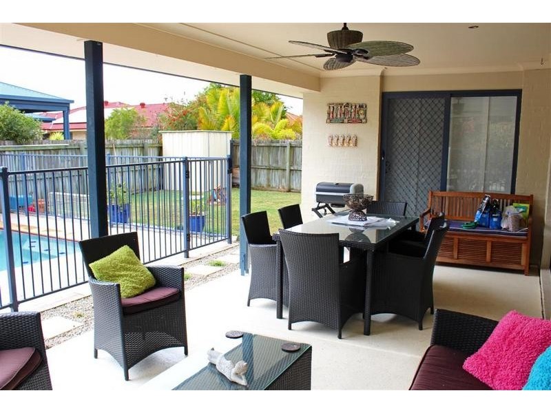 8 Lockyer Place, Pelican Waters QLD 4551