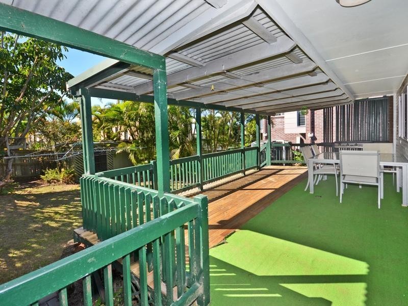 17 Mackay Street, Dicky Beach QLD 4551