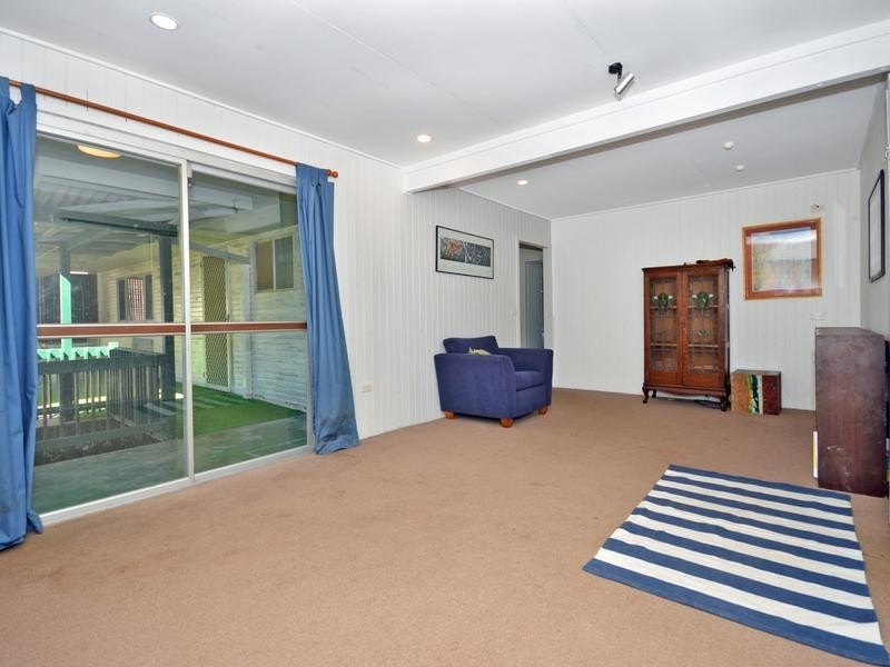 17 Mackay Street, Dicky Beach QLD 4551