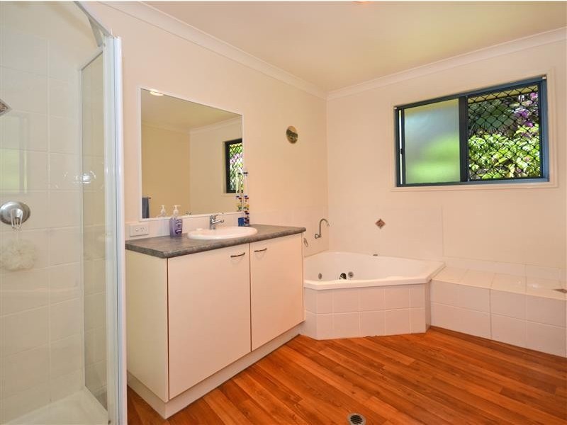 3 Manor Court, Little Mountain QLD 4551