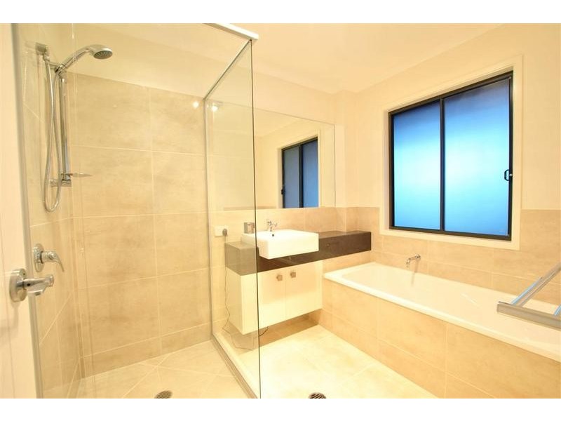 8 Maree Street, Aroona QLD 4551