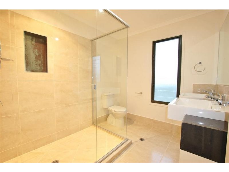 8 Maree Street, Aroona QLD 4551