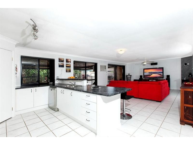 2 Matthew Crescent, Pelican Waters QLD 4551