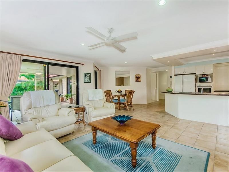 8 Matthew Crescent, Pelican Waters QLD 4551