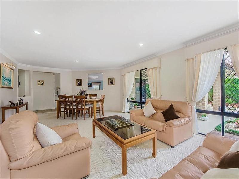 8 Matthew Crescent, Pelican Waters QLD 4551