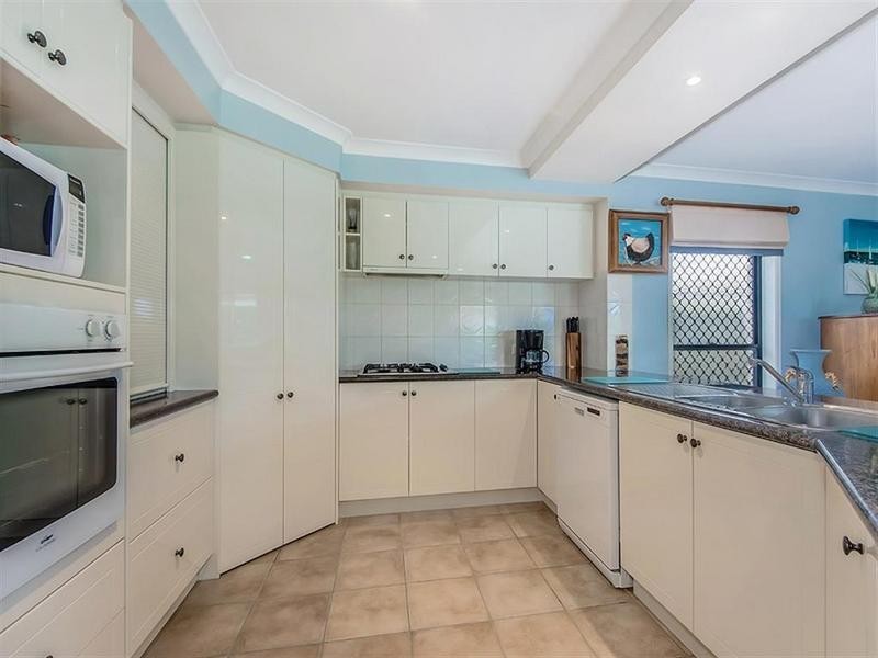 8 Matthew Crescent, Pelican Waters QLD 4551