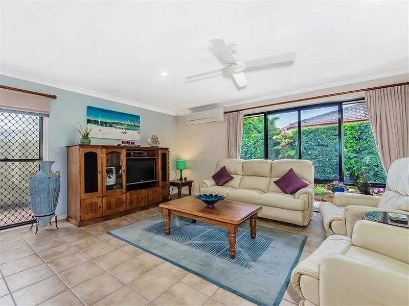 8 Matthew Crescent, Pelican Waters QLD 4551