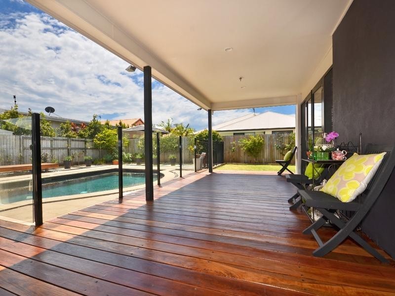 8 Mauritius Crescent, Kawana Island QLD 4575