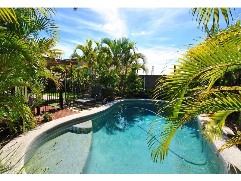 5 Mc Kenzie Court, Caloundra West QLD 4551