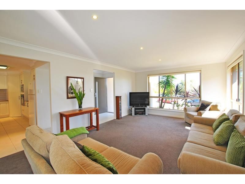 5 Mc Kenzie Court, Caloundra West QLD 4551