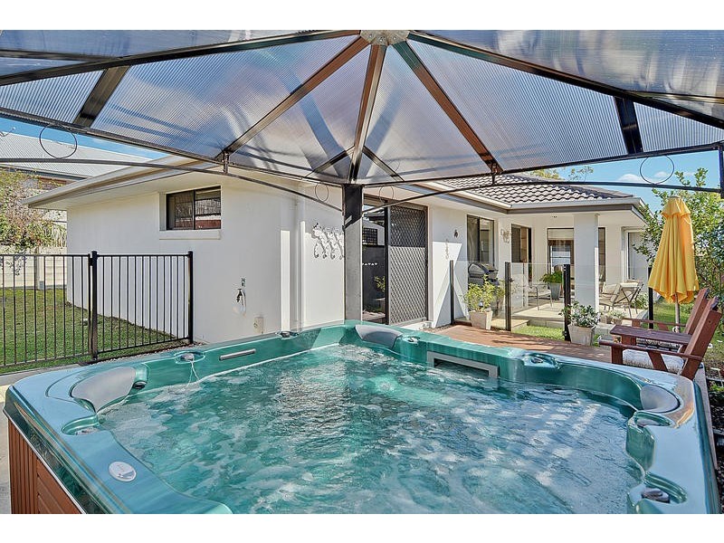 3 Middle Park Street, Little Mountain QLD 4551