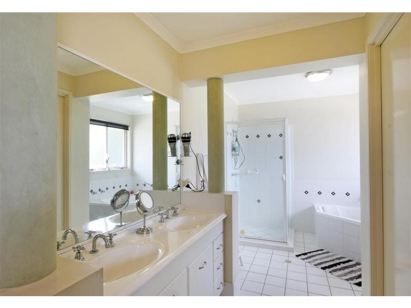 16 Midden Place, Pelican Waters QLD 4551