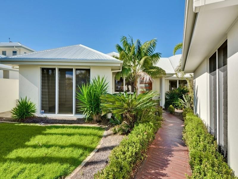 24 Millennium Circuit, Pelican Waters QLD 4551