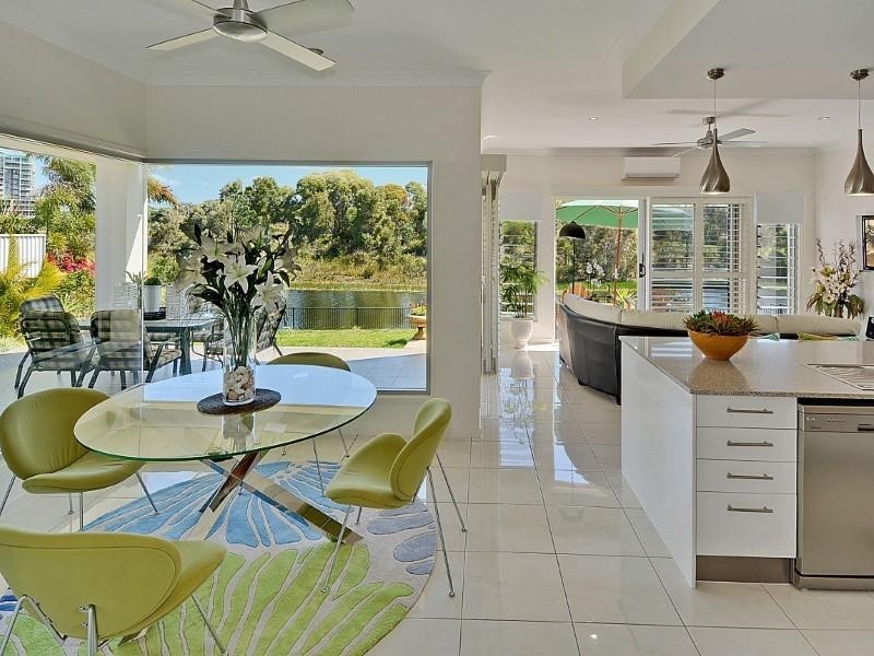 8 Millennium Circuit, Pelican Waters QLD 4551
