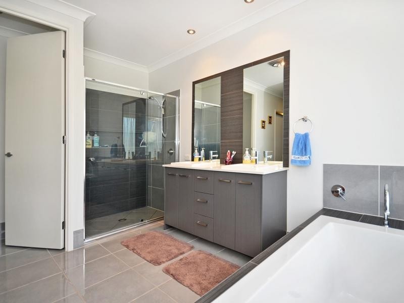 60 Mimosa Crescent, Currimundi QLD 4551