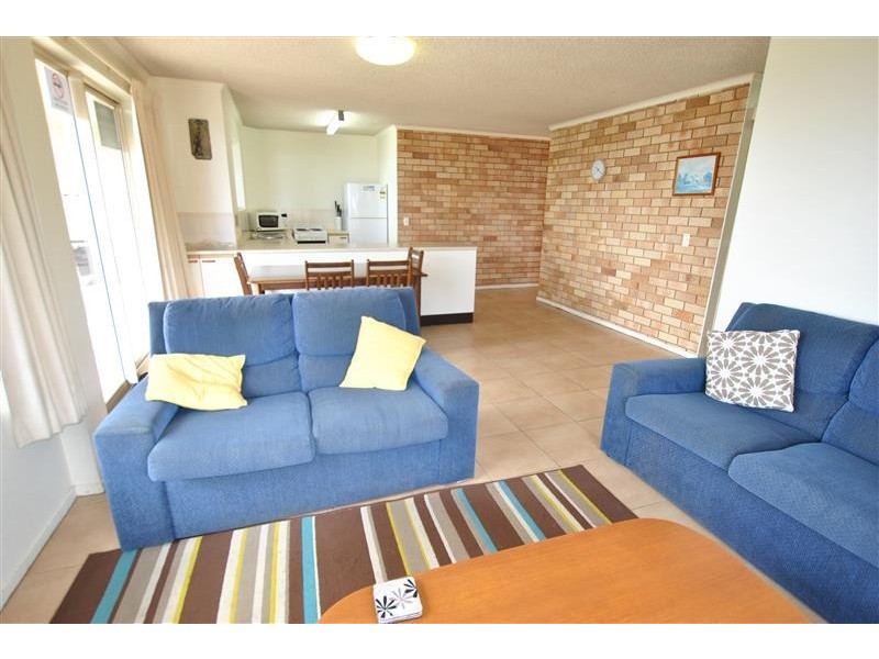 2/ 12 Esplanade Headland, Kings Beach QLD 4551