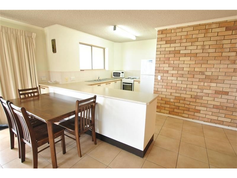 2/ 12 Esplanade Headland, Kings Beach QLD 4551