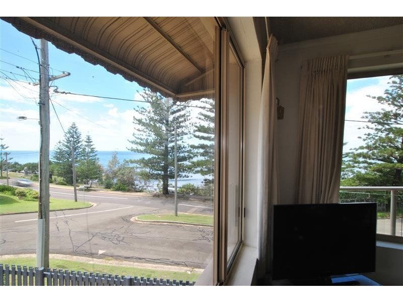 2/ 12 Esplanade Headland, Kings Beach QLD 4551