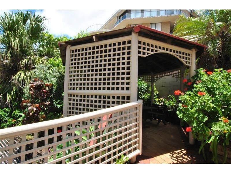 2/ 12 Esplanade Headland, Kings Beach QLD 4551