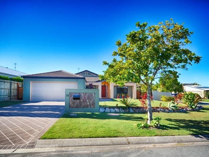 32 Montserrat Crescent, Caloundra West QLD 4551