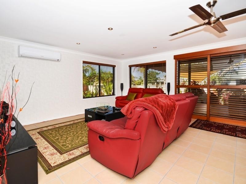 32 Montserrat Crescent, Caloundra West QLD 4551