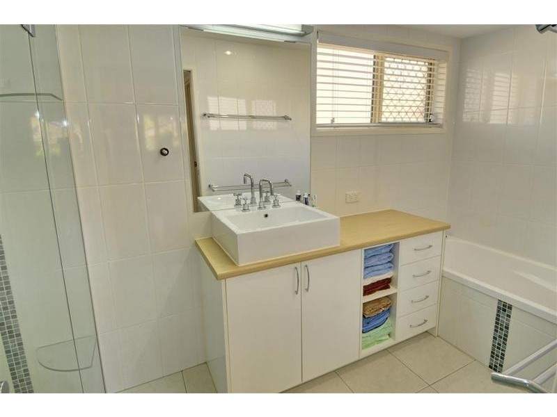 2/ 26 Moreton Bay Drive, Caloundra West QLD 4551