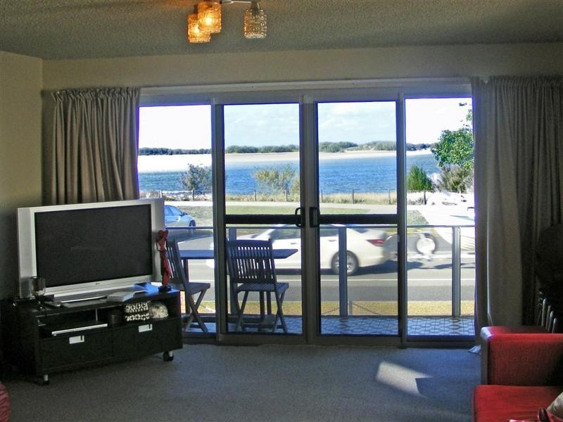1/ 43 The Esplanade, Golden Beach QLD 4551