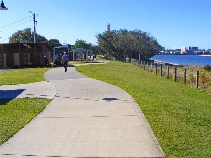 1/ 43 The Esplanade, Golden Beach QLD 4551