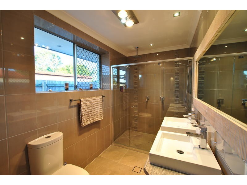 5 Naroon Crescent, Wurtulla QLD 4575