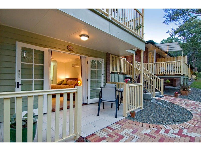 16 Nicolle Court, Mooloolah Valley QLD 4553
