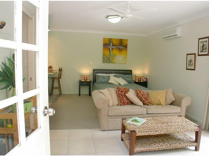 16 Nicolle Court, Mooloolah Valley QLD 4553